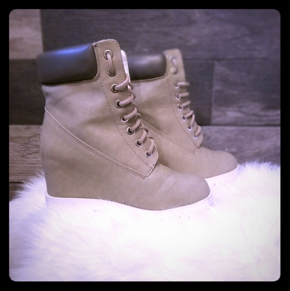Shoes - LAST CHANCE Gray hidden wedge boots